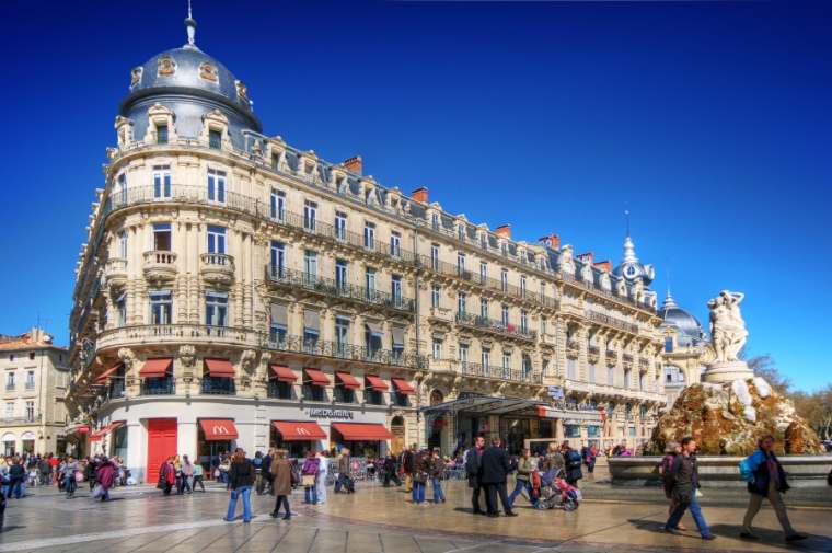 place de la comédie, fontaine des 3 graces